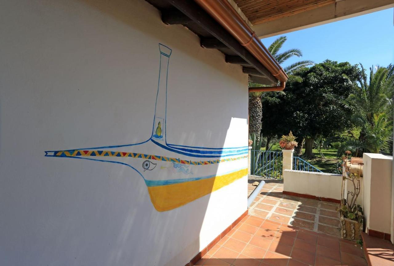 Villa Delle Terrazze Punta Secca Bagian luar foto